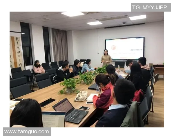 陈秀英独家分享足球心得与技巧助你提升球技的秘诀与经验